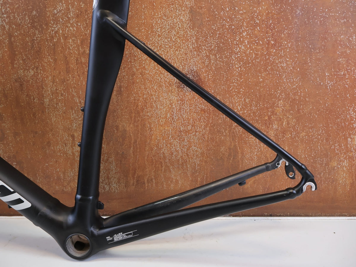 Rennradrahmen von Specialized, SPECIALIZED ALLEZ SPRINT FRAMESET FELGENBREMSE / 56CM vor USEDBIKES-OB.DE Hintergrund