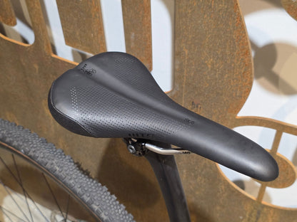 Gravel/Cyclocross von Specialized, SPECIALIZED DIVERGE CARBON CUSTOM / SRAM FORCE / X01 AXS / 52CM vor USEDBIKES - OB.DE Hintergrund