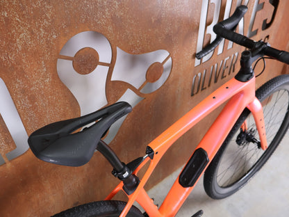 Gravel/Cyclocross von Specialized, SPECIALIZED DIVERGE STR PRO / SRAM FORCE ETAP AXS – X01 EAGLE AXS – GRÖSSE 56 – SATIN BLAZE / VIOLET GHOST PEARL FADE vor USEDBIKES - OB.DE Hintergrund