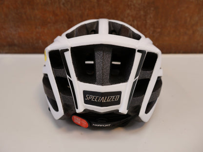 Helme von Specialized, SPECIALIZED ECHELON II RENNRADHELM / MATTE WHITE / GRÖSSE M (54 - 60CM) / 4TH DIMENSION VENTILATION vor USEDBIKES - OB.DE Hintergrund