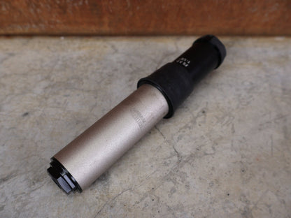 Zubehör von Specialized, SPECIALIZED FUTURE SHOCK 3.3 / 20 MM FEDERWEG – HYDRAULISCHE DRUCKSTUFE – TUNEBAR vor USEDBIKES - OB.DE Hintergrund