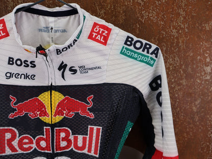 Anzug - BOH von Specialized, SPECIALIZED RED BULL - BORA HANSGROHE LIGHTWEIGHT SKIN SUIT SS / EINTEILER KURZ U23 vor USEDBIKES - OB.DE Hintergrund