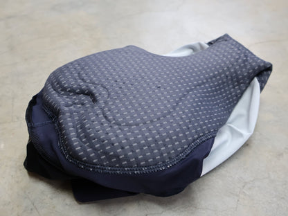 Hosen - BOH von Specialized, SPECIALIZED RED BULL - BORA HANSGROHE RACE BIB SHORT / KURZE TRÄGERHOSE vor USEDBIKES - OB.DE Hintergrund