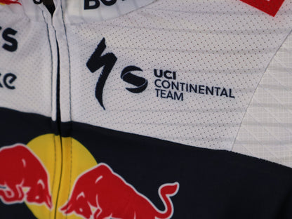 Anzug - BOH von Specialized, SPECIALIZED RED BULL - BORA HANSGROHE ROAD SKIN SUIT SS / EINTEILER KURZ U23 vor USEDBIKES - OB.DE Hintergrund