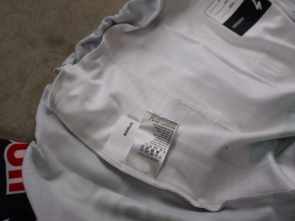 Langarm Trikot - BOH von Specialized, SPECIALIZED RED BULL - BORA HANSGROHE THERMAL JERSEY LS ROGLIČ / LANGARM TRIKOT vor USEDBIKES - OB.DE Hintergrund