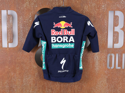 Regenbekleidung - BOH von Specialized, SPECIALIZED RED BULL - BORA HANSGROHE WET WEATHER JERSEY SS / KURZARM THERMAL RENNTRIKOT vor USEDBIKES - OB.DE Hintergrund