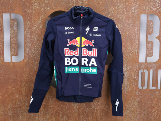 Regenbekleidung - BOH von Specialized, SPECIALIZED RED BULL - BORA HANSGROHEWET WEATHER JERSEY LS / LANGARM THERMAL RENNTRIKOT vor USEDBIKES - OB.DE Hintergrund