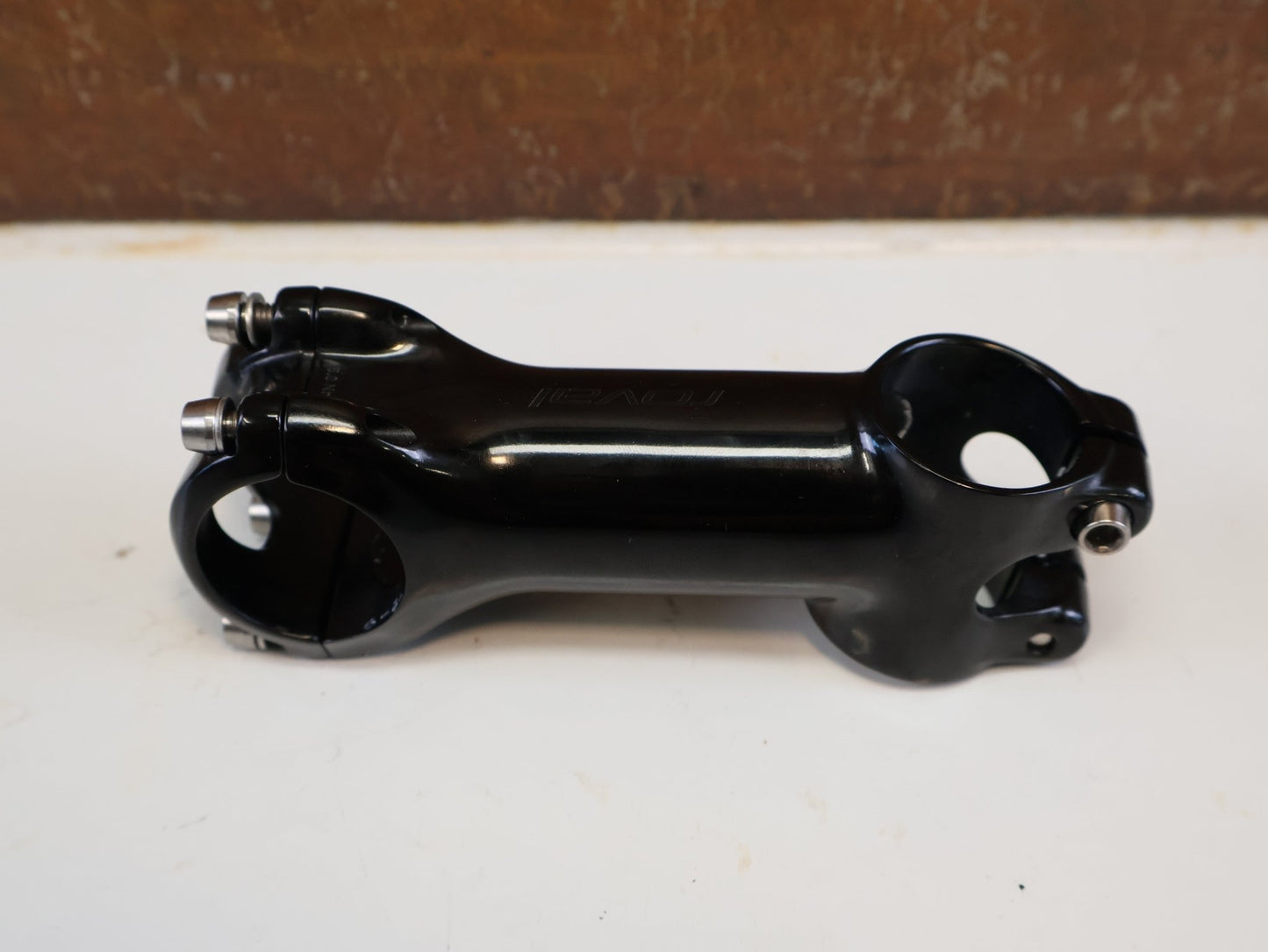 Vorbau von Specialized, SPECIALIZED ROVAL ALPINIST VORBAU / 90 MM / +/-12° FLIPFLOP / TITANSCHRAUBEN vor USEDBIKES-OB.DE Hintergrund