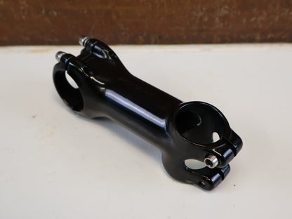 Vorbau von Specialized, SPECIALIZED ROVAL ALPINIST VORBAU / 90 MM / +/-12° FLIPFLOP / TITANSCHRAUBEN vor USEDBIKES-OB.DE Hintergrund