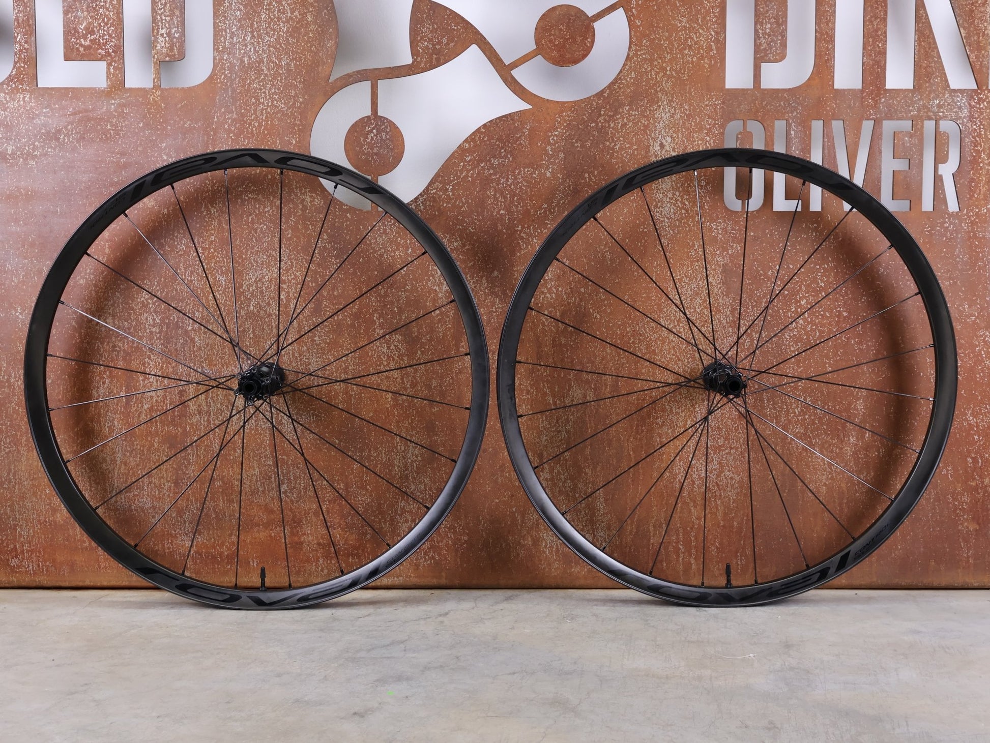 Laufrad/Laufradsatz von Bontrager, SPECIALIZED ROVAL CONTROL SL XC LAUFRADSATZ 29" – CARBON / SRAM XD vor USEDBIKES - OB.DE Hintergrund