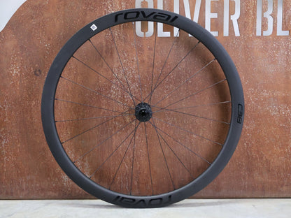 Laufrad/Laufradsatz von Specialized, SPECIALIZED ROVAL RAPIDE C38 LAUFRADSATZ DISC vor USEDBIKES - OB.DE Hintergrund