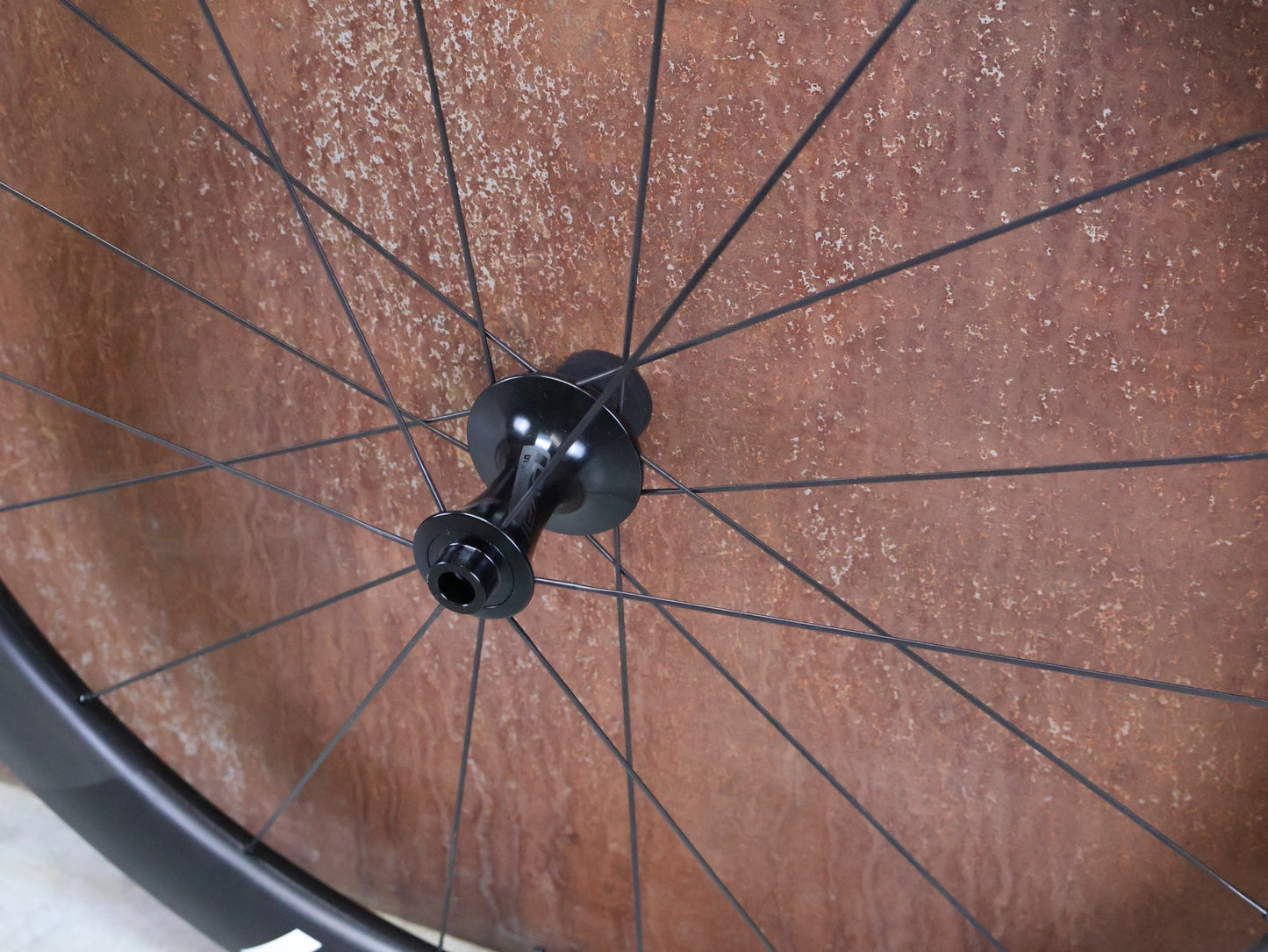 Laufrad/Laufradsatz von Specialized, SPECIALIZED ROVAL RAPIDE CLX II LAUFRADSATZ DISC vor USEDBIKES - OB.DE Hintergrund