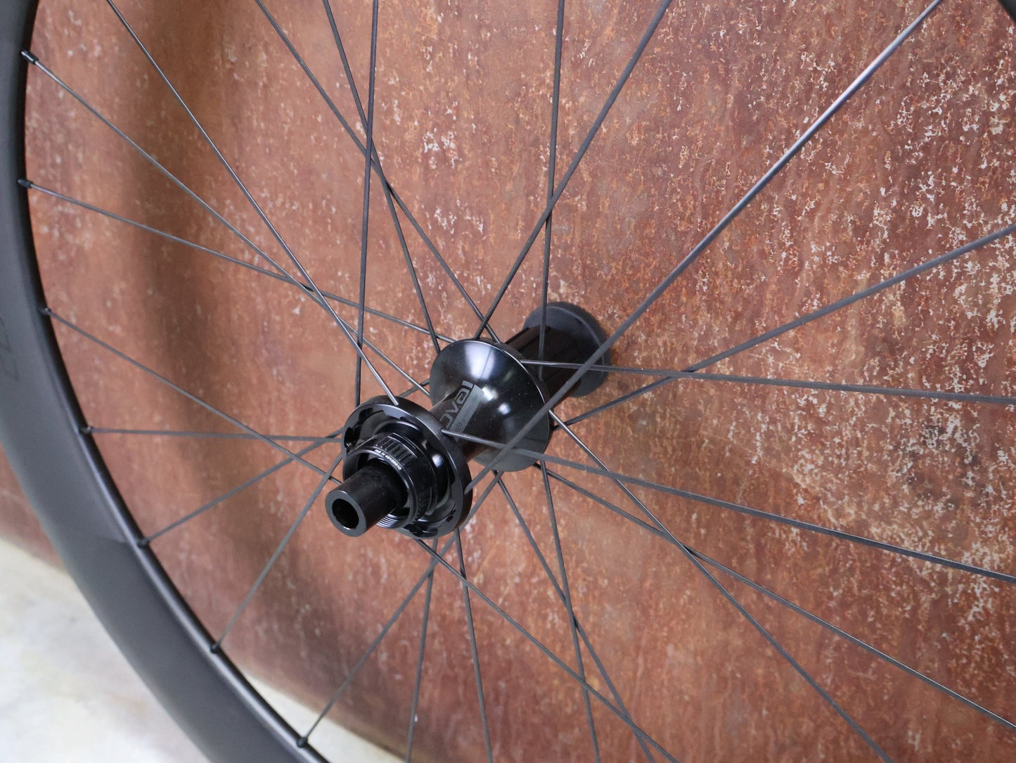 Laufrad/Laufradsatz von Specialized, SPECIALIZED ROVAL RAPIDE CLX II LAUFRADSATZ DISC vor USEDBIKES - OB.DE Hintergrund