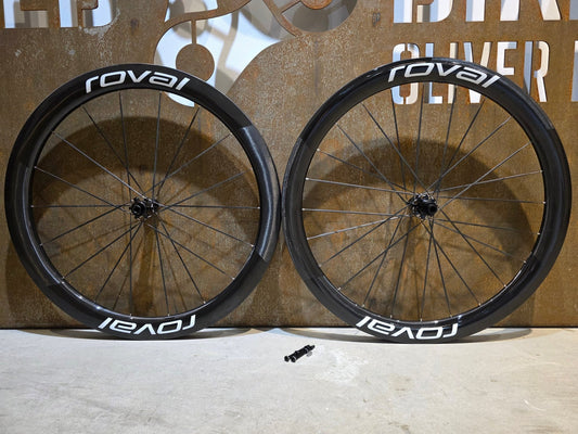 Laufrad/Laufradsatz von Specialized, SPECIALIZED ROVAL RAPIDE CLX III CARBON LAUFRADSATZ vor USEDBIKES - OB.DE Hintergrund