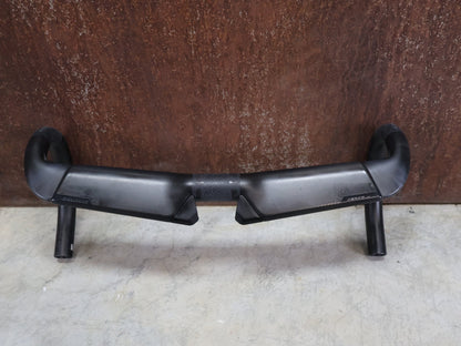 Lenker von Specialized, SPECIALIZED S - WORKS AEROFLY II CARBON LENKER / 420MM vor USEDBIKES - OB.DE Hintergrund