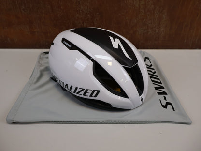 Helme von Specialized, SPECIALIZED S-WORKS EVADE 3 AERO RENNRADHELM / WEISS / MIPS AIR NODE vor USEDBIKES-OB.DE Hintergrund