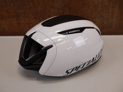 Helme von Specialized, SPECIALIZED S-WORKS EVADE 3 AERO RENNRADHELM / WEISS / MIPS AIR NODE vor USEDBIKES-OB.DE Hintergrund