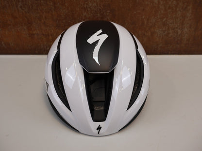 Helme von Specialized, SPECIALIZED S-WORKS EVADE 3 AERO RENNRADHELM / WEISS / MIPS AIR NODE vor USEDBIKES-OB.DE Hintergrund