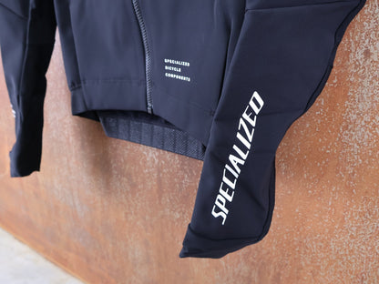 Langarm Trikot - BOH von Specialized, SPECIALIZED S - WORKS INSULATED SOFTSHELL JACKET / WINTERJACKE vor USEDBIKES - OB.DE Hintergrund