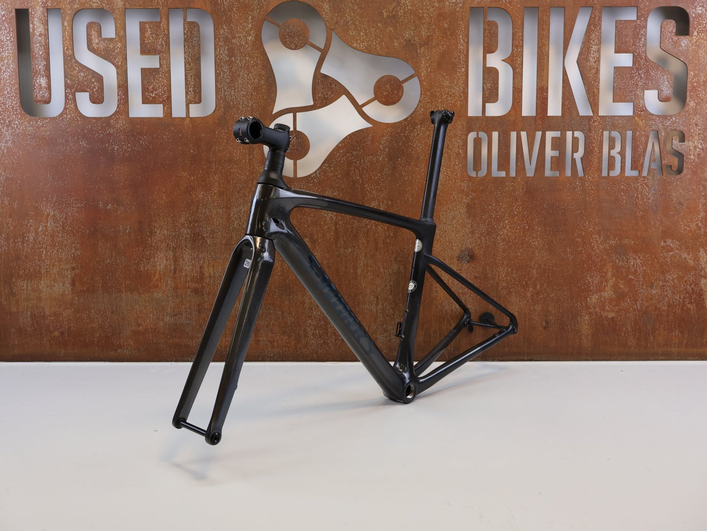 Rennradrahmen von Specialized, SPECIALIZED S-WORKS ROUBAIX FRAMESET / SAGAN COLLECTION 180 VON 200 / 49CM vor USEDBIKES-OB.DE Hintergrund