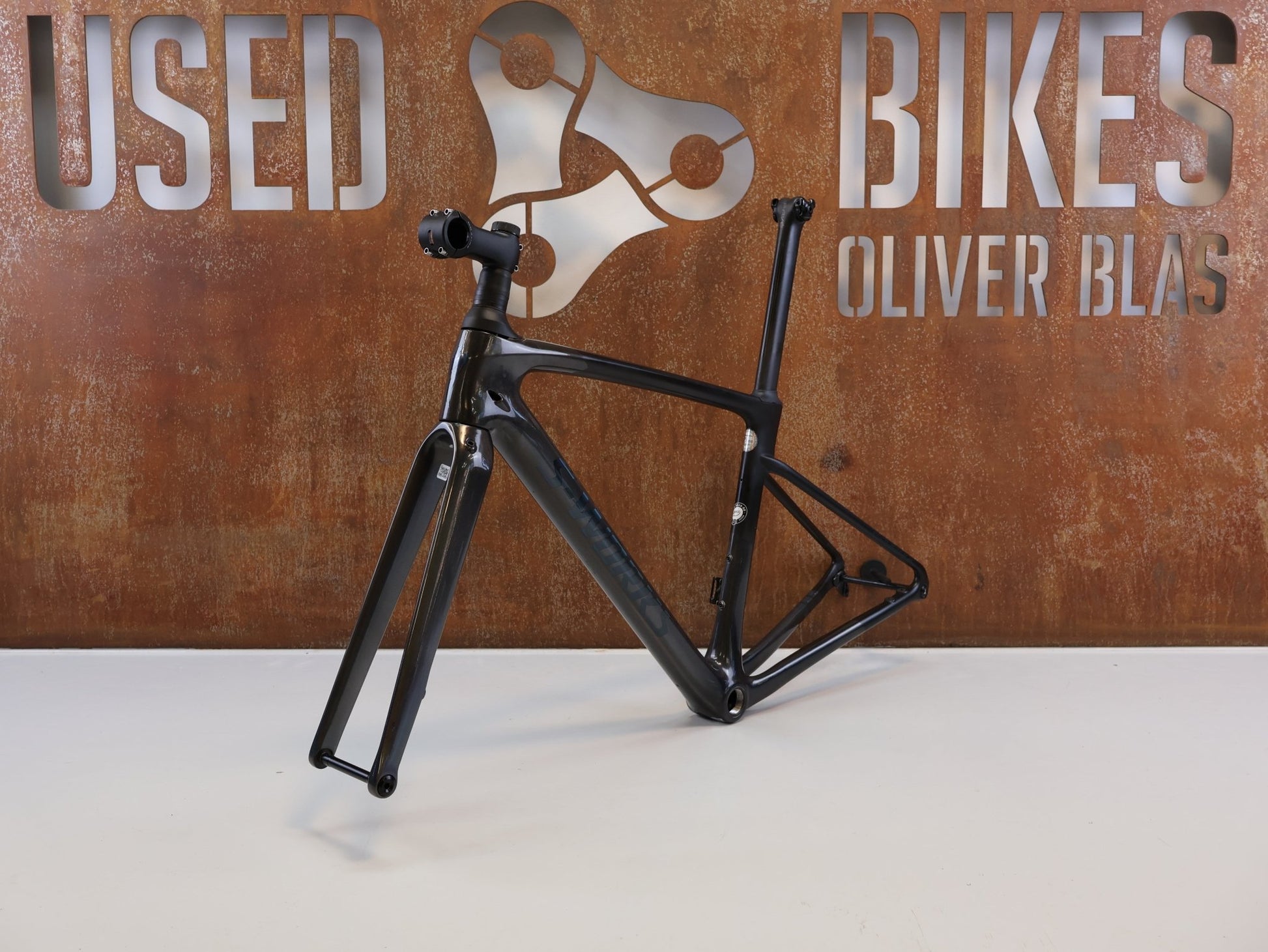 Rennradrahmen von Specialized, SPECIALIZED S-WORKS ROUBAIX FRAMESET / SAGAN COLLECTION 180 VON 200 / 49CM vor USEDBIKES-OB.DE Hintergrund