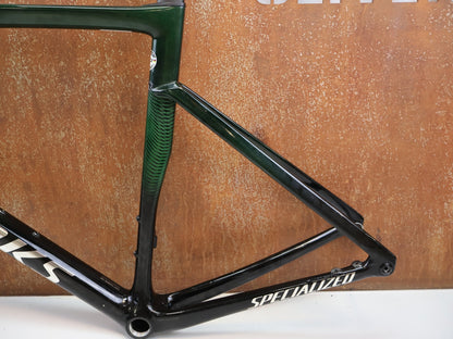 Rennradrahmen von Specialized, SPECIALIZED S - WORKS TARMAC SL7 FRAMESET / MY21 / GRÖSSE 58 / GREEN TINT FADE vor USEDBIKES - OB.DE Hintergrund