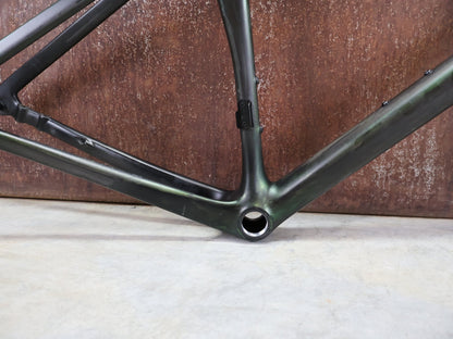 Rennradrahmen von Specialized, SPECIALIZED S - WORKS TARMAC SL7 RAHMENSET / DISC / 56CM vor USEDBIKES - OB.DE Hintergrund