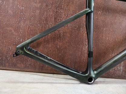 Rennradrahmen von Specialized, SPECIALIZED S - WORKS TARMAC SL7 RAHMENSET / DISC / 56CM vor USEDBIKES - OB.DE Hintergrund