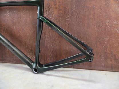 Rennradrahmen von Specialized, SPECIALIZED S - WORKS TARMAC SL7 RAHMENSET / DISC / 56CM vor USEDBIKES - OB.DE Hintergrund