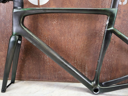 Rennradrahmen von Specialized, SPECIALIZED S - WORKS TARMAC SL7 RAHMENSET / DISC / 56CM vor USEDBIKES - OB.DE Hintergrund