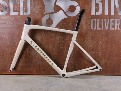 Rennradrahmen von Specialized, SPECIALIZED S - WORKS TARMAC SL7 RAHMENSET / FACT 12R CARBON – MY2022 – 58CM vor USEDBIKES - OB.DE Hintergrund