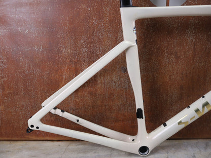 Rennradrahmen von Specialized, SPECIALIZED S - WORKS TARMAC SL7 RAHMENSET / FACT 12R CARBON – MY2022 – 58CM vor USEDBIKES - OB.DE Hintergrund