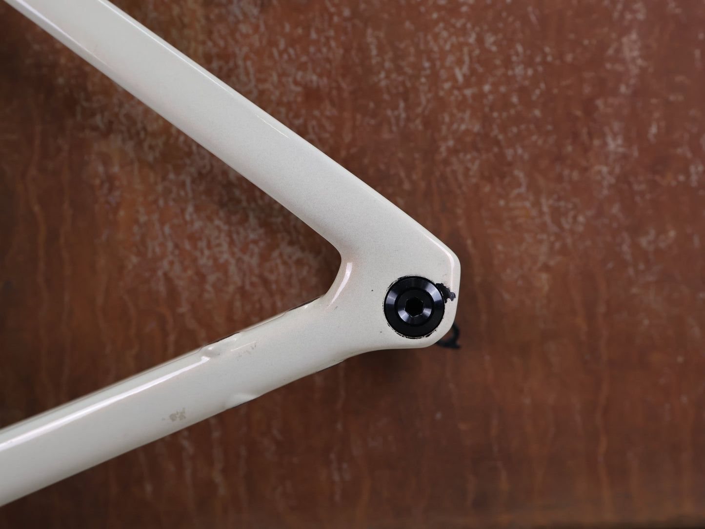 Rennradrahmen von Specialized, SPECIALIZED S - WORKS TARMAC SL7 RAHMENSET / FACT 12R CARBON – MY2022 – 58CM vor USEDBIKES - OB.DE Hintergrund