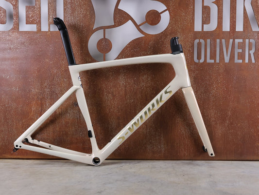 Rennradrahmen von Specialized, SPECIALIZED S - WORKS TARMAC SL7 RAHMENSET / FACT 12R CARBON – MY2022 – 58CM vor USEDBIKES - OB.DE Hintergrund