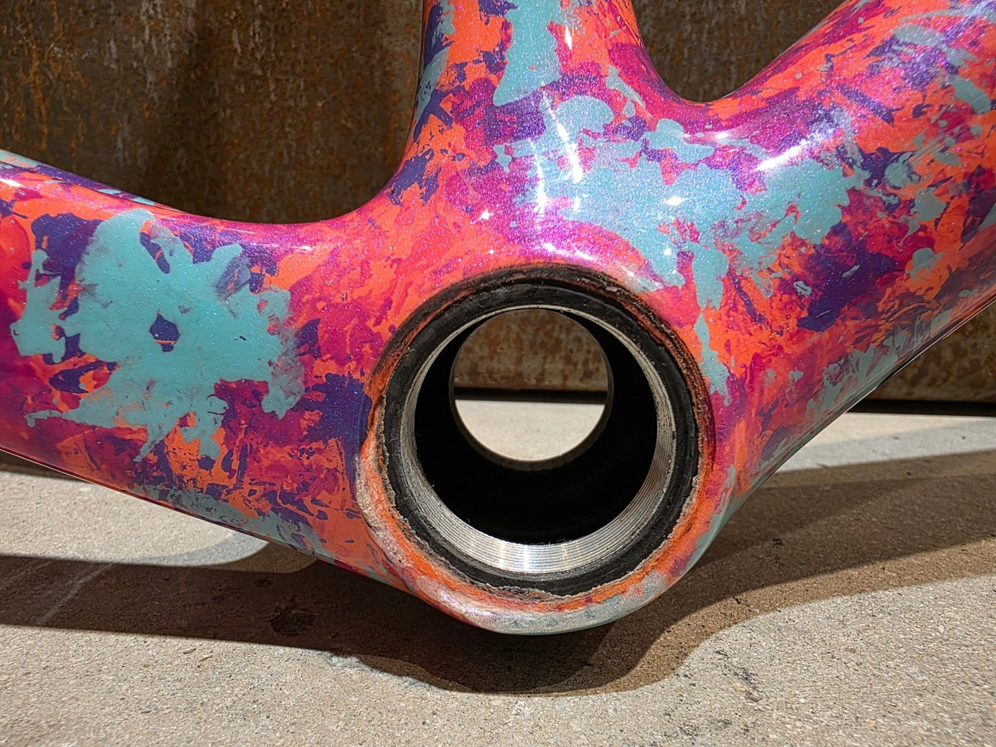 Rennradrahmen von Specialized, SPECIALIZED SWORKS TARMAC SL7 RAHMENSET / DISC / 54CM vor USEDBIKES - OB.DE Hintergrund