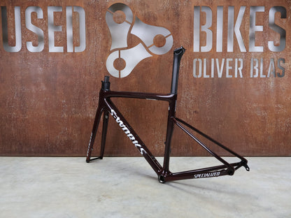 Rennradrahmen von Specialized, SPECIALIZED SWORKS TARMAC SL8 RAHMENSET / RED TO BLACK PEARL / DISC / 49CM vor USEDBIKES - OB.DE Hintergrund
