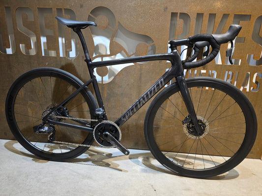 Rennrad von Specialized, SPECIALIZED TARMAC SL 6 SPORT / CUSTOMBUILD / 54CM vor USEDBIKES - OB.DE Hintergrund