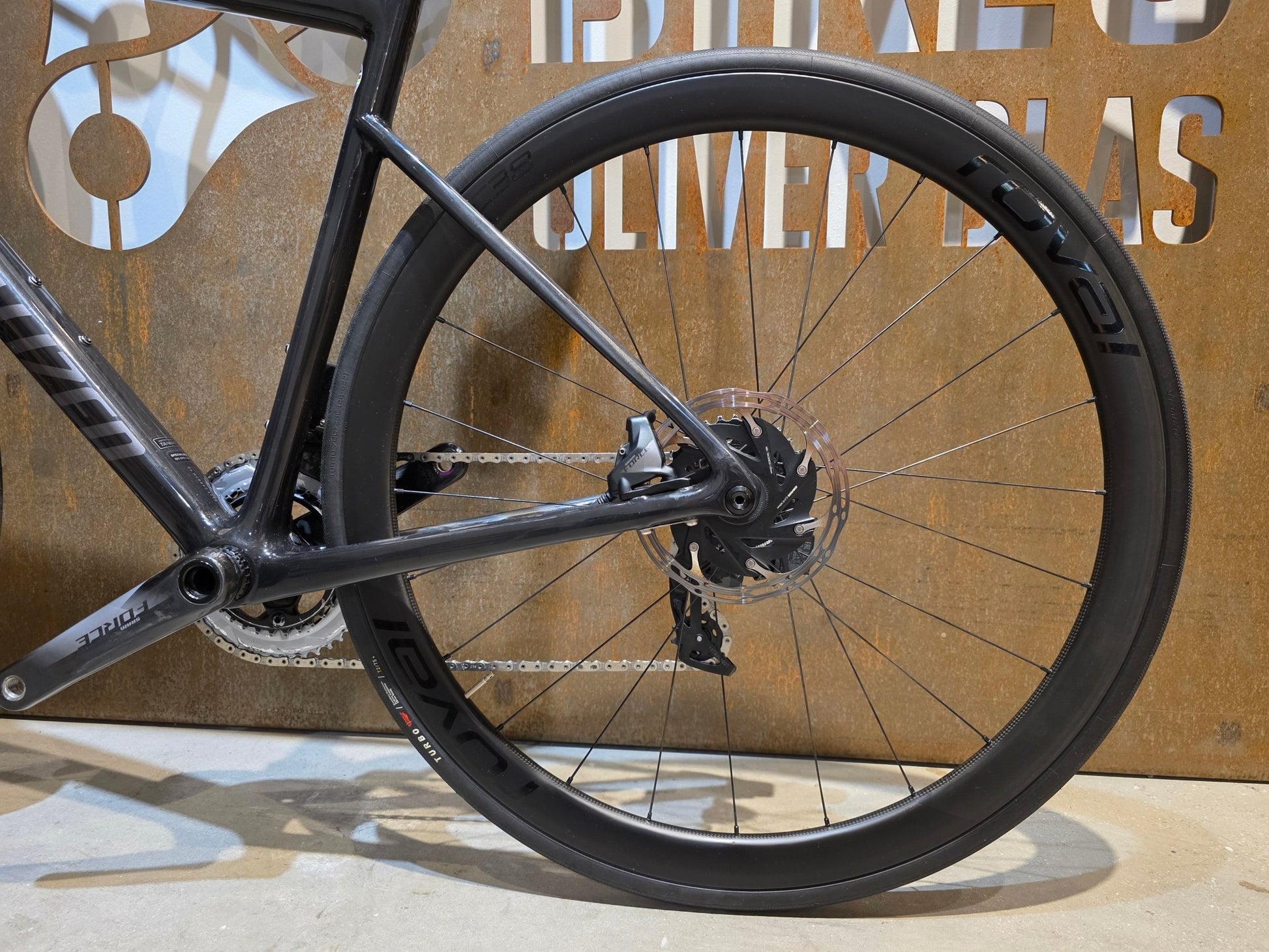 Rennrad von Specialized, SPECIALIZED TARMAC SL 6 SPORT / CUSTOMBUILD / 54CM vor USEDBIKES - OB.DE Hintergrund