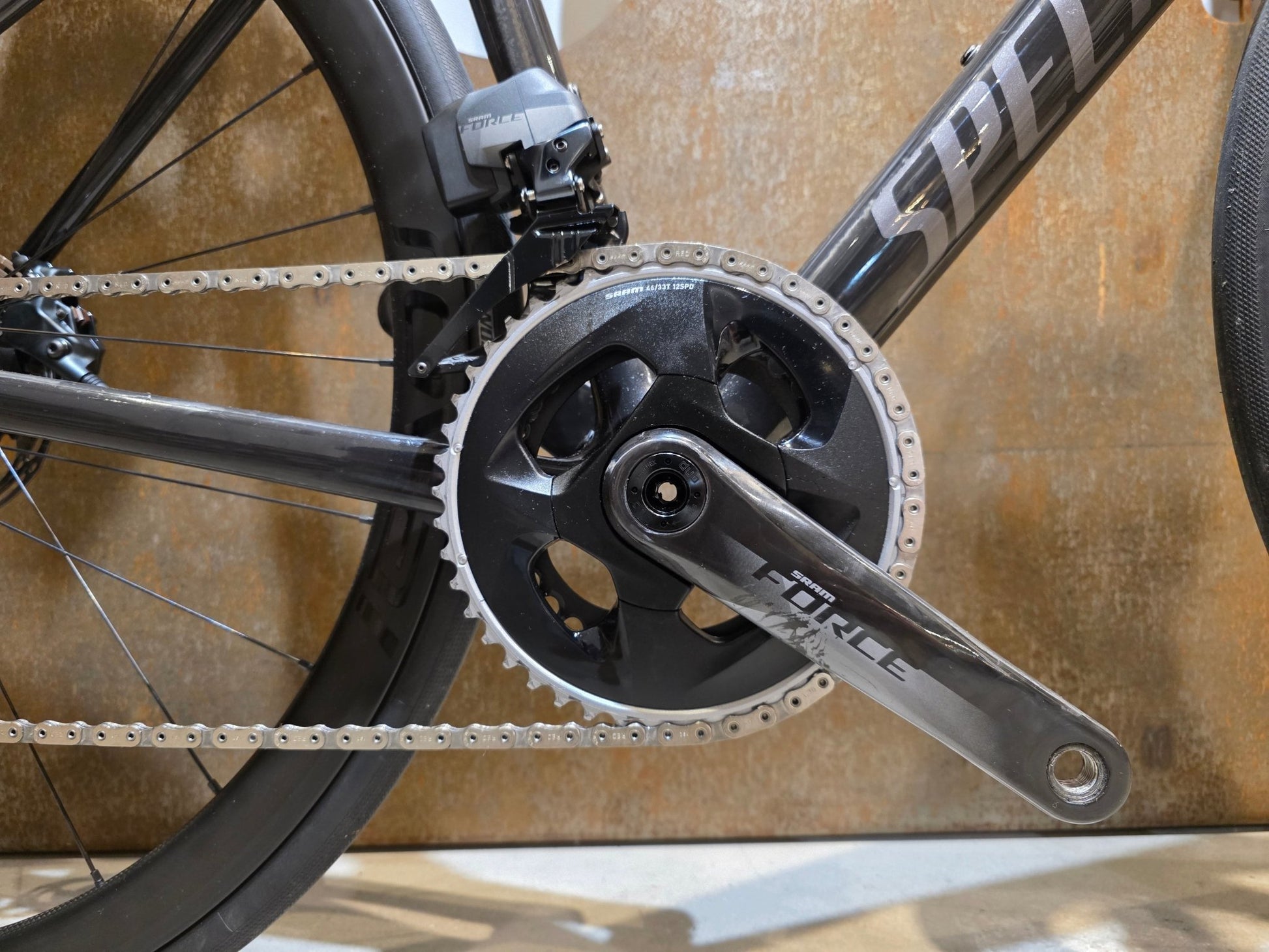 Rennrad von Specialized, SPECIALIZED TARMAC SL 6 SPORT / CUSTOMBUILD / 54CM vor USEDBIKES - OB.DE Hintergrund