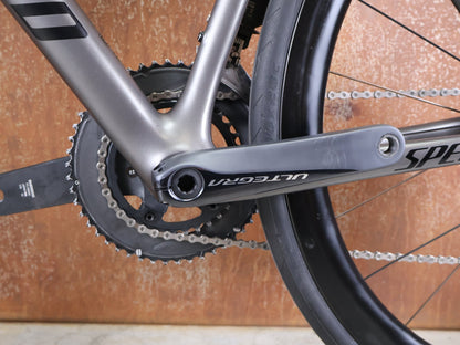 Rennrad von Specialized, SPECIALIZED TARMAC SL7 EXPERT UDI2 / SHIMANO ULTEGRA DI2 – DT SWISS ARC 1600 45 MM – GRÖSSE 52 CM vor USEDBIKES - OB.DE Hintergrund