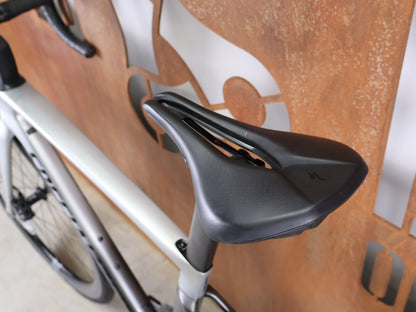 Rennrad von Specialized, SPECIALIZED TARMAC SL7 EXPERT UDI2 / SHIMANO ULTEGRA DI2 – DT SWISS ARC 1600 45 MM – GRÖSSE 52 CM vor USEDBIKES - OB.DE Hintergrund