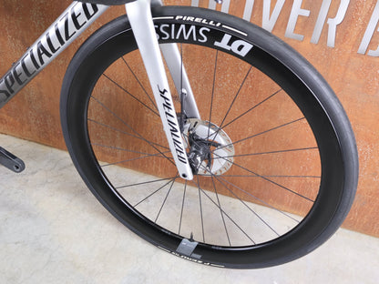 Rennrad von Specialized, SPECIALIZED TARMAC SL7 EXPERT UDI2 / SHIMANO ULTEGRA DI2 – DT SWISS ARC 1600 45 MM – GRÖSSE 52 CM vor USEDBIKES - OB.DE Hintergrund