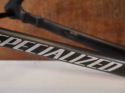 Rennradrahmen von Specialized, SPECIALIZED TARMAC SL7 RAHMENSET / GRÖßE 58 CM / SATIN TEAL TINT BLACK vor USEDBIKES-OB.DE Hintergrund
