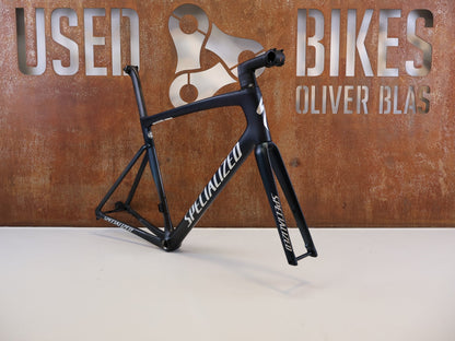 Rennradrahmen von Specialized, SPECIALIZED TARMAC SL7 RAHMENSET / GRÖßE 58 CM / SATIN TEAL TINT BLACK vor USEDBIKES-OB.DE Hintergrund