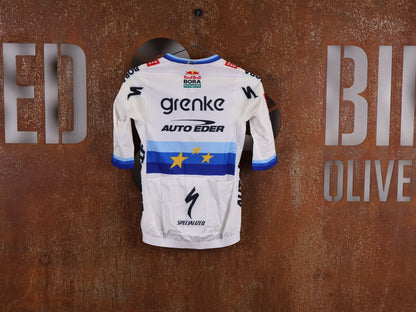 Kurzarm Trikot - BOH von Specialized, SPECIALIZED TGA ROOKIES OF RED BULL - BORA HANSGROHE RACE JERSEY SS / EUROPEAN CHAMPION vor USEDBIKES - OB.DE Hintergrund