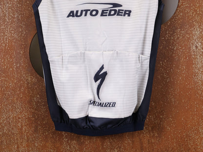 Westen - BOH von Specialized, SPECIALIZED TGA ROOKIES OF RED BULL - BORA HANSGROHE THERMAL VEST / WESTE vor USEDBIKES - OB.DE Hintergrund