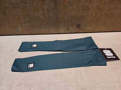 Zubehör - BOH von Sportful, SPORTFUL BORA HANSGROHE BOH FIANDRE ARMWARMERS / ARMLING in variant_title vor USEDBIKES - OB.DE Hintergrund