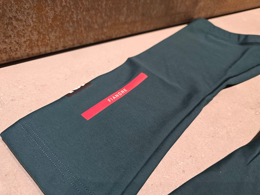 Zubehör - BOH von Sportful, SPORTFUL BORA HANSGROHE BOH FIANDRE KNEEWARMERS / KNIELING in variant_title vor USEDBIKES - OB.DE Hintergrund