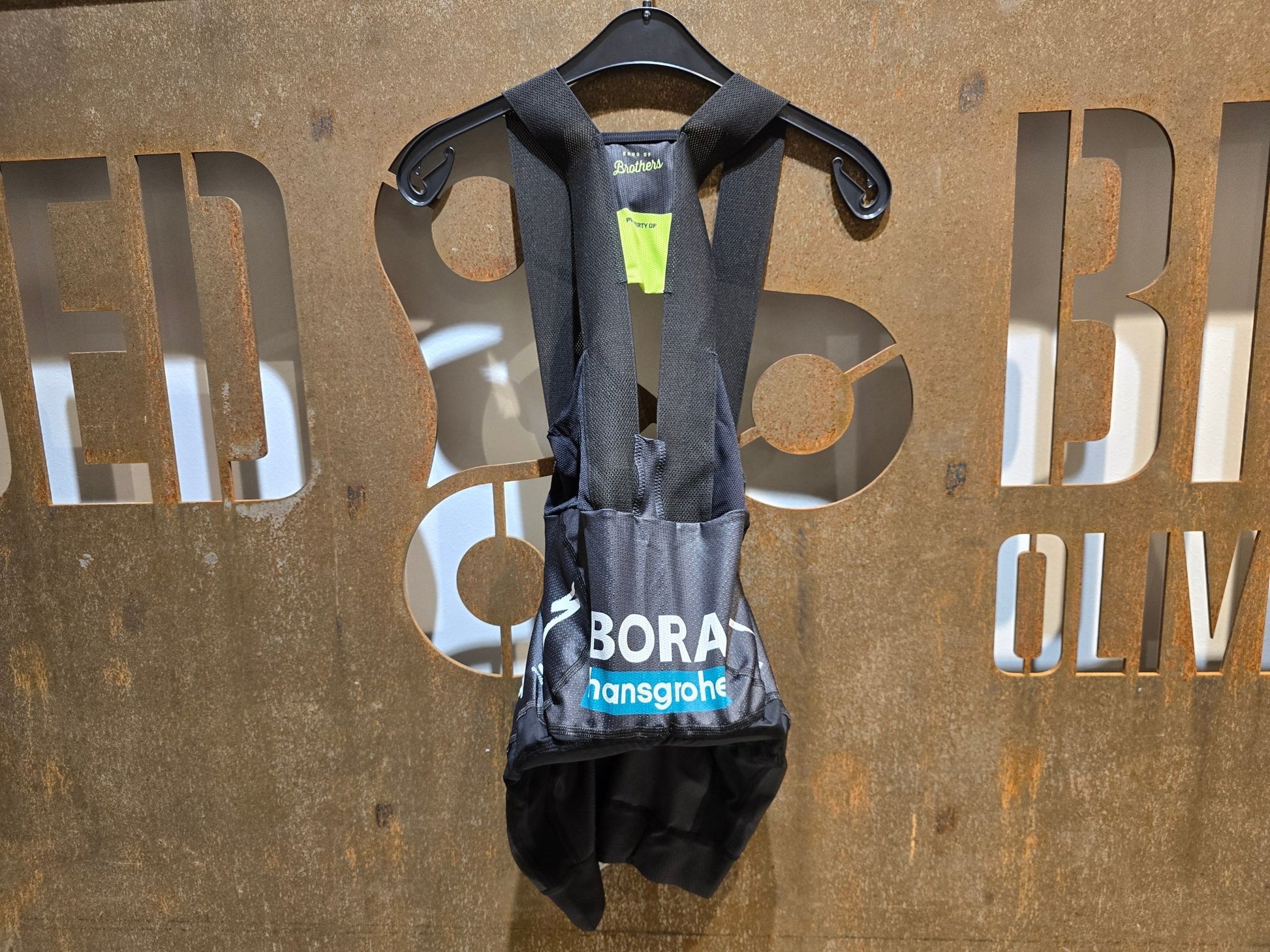 Hosen - BOH von Sportful, SPORTFUL BORA HANSGROHE BOH LTD BIBSHORT / KURZE HOSE / LEADER BLACK in variant_title vor USEDBIKES - OB.DE Hintergrund