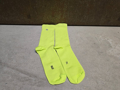 Zubehör - BOH von Sportful, SPORTFUL BORA HANSGROHE BOH RACE SOCKS / SOCKEN UNISEX in variant_title vor USEDBIKES - OB.DE Hintergrund